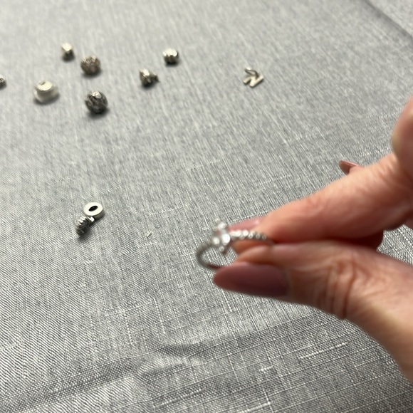 Silver ring - Picture 3 of 3